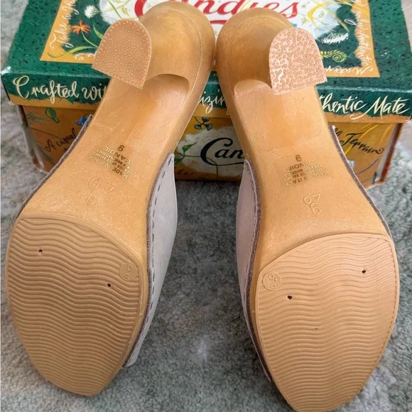 Candie's Cream Open-Toe Mules - Picture 8 of 9